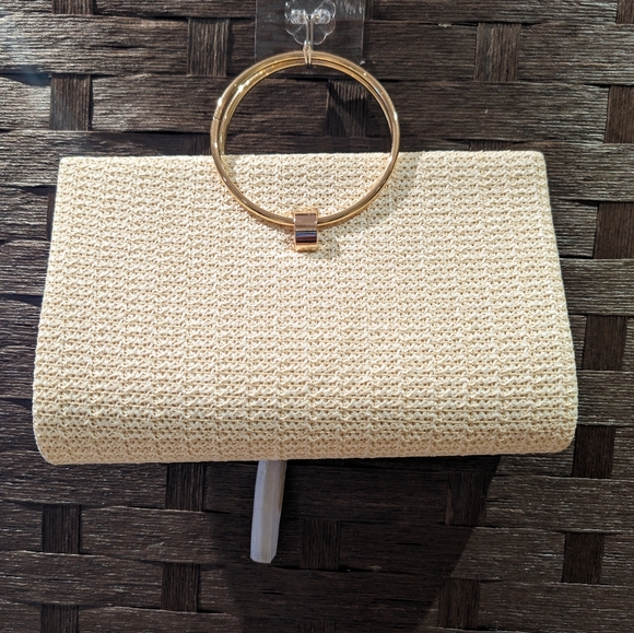 Moni Wristlet Straw Clutch Bag - V Style - Picture 7 of 8
